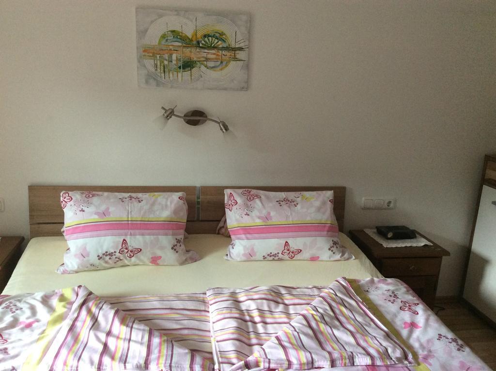 Haus Eder Burgi Hotell Nikolsdorf Rom bilde