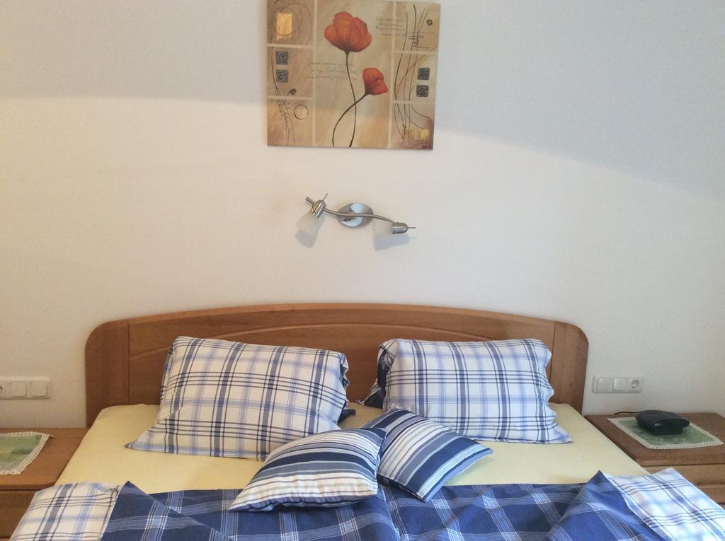 Haus Eder Burgi Hotell Nikolsdorf Rom bilde